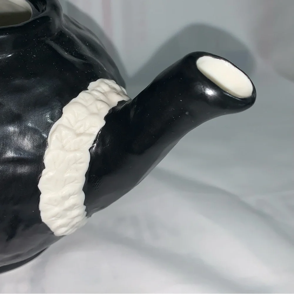 RARE! Jonathan Adler neo-classical NAÎVITÉ modern TEAPOT near mint!
